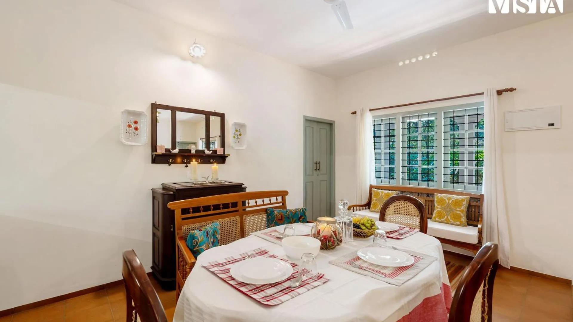 Stayvista At Catherine Cottage With Heater & Board Game Munnar 0*,